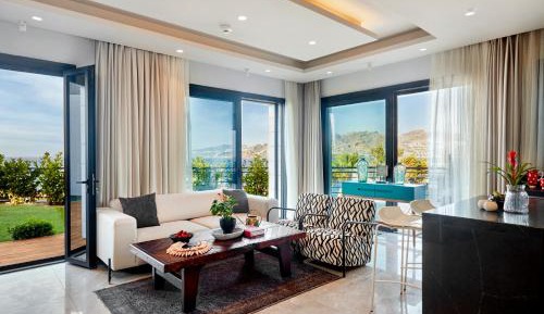 2 Bedroom Sea View Villa with Garden
