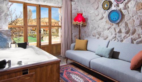 Deluxe Suite with Spa Bath