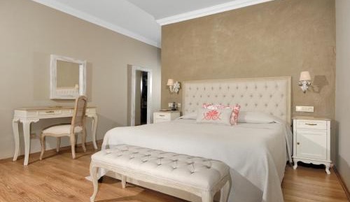 Superior King Room
