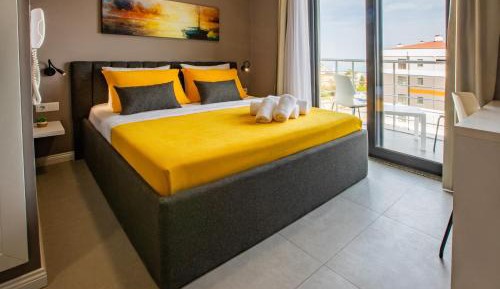 Double Room with Balcony and Sea View