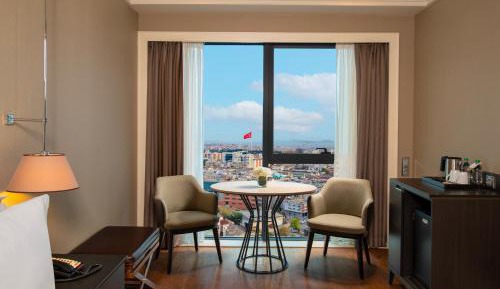Superior Twin Room with City View