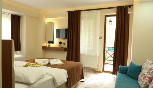 Triple Room with Balcony