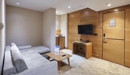 One-Bedroom King Suite