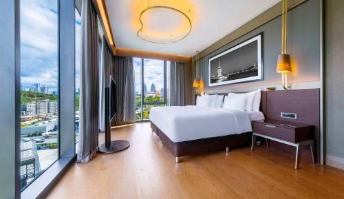 Suite with One Bedroom with City and Forest View - Free Lounge Access
