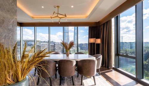 Presidential Suite - Free Lounge Access