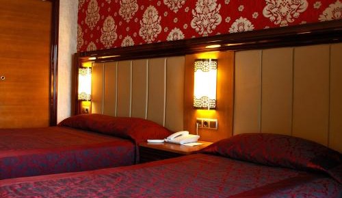 Large Room (2 Adults + 2 Children)