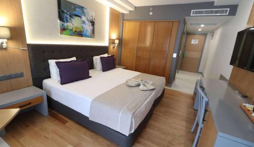Deluxe Room with Sea View