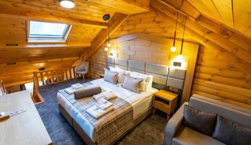 Junior Suite with Mountain View