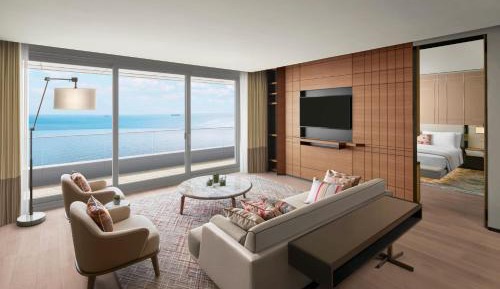 Executive Suite with Balcony and Sea View - Executive Lounge Access