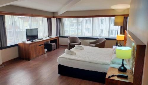 Executive Room with Spa Bath         