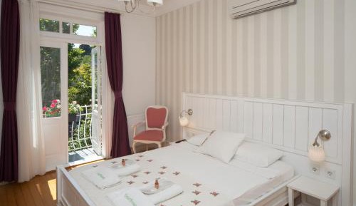 Classic Double Room with Balcony