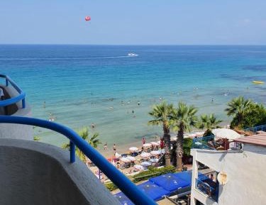 Double or Twin Room with Side Sea View