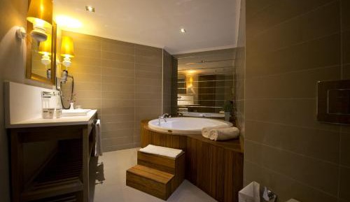 Jacuzzi Suite