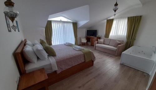 Deluxe Double Room with Bath