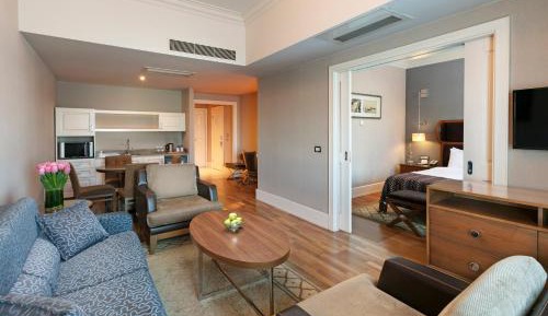 Club Suite with Kitchenette