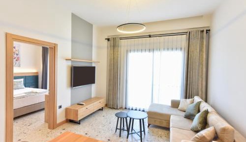 Suite with Pool View