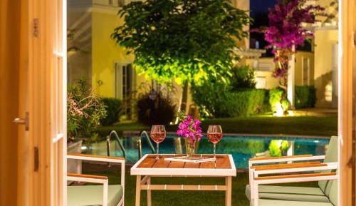 Pool Side A3 Type Corner