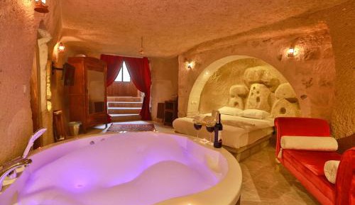 Deluxe Suite with Spa Bath