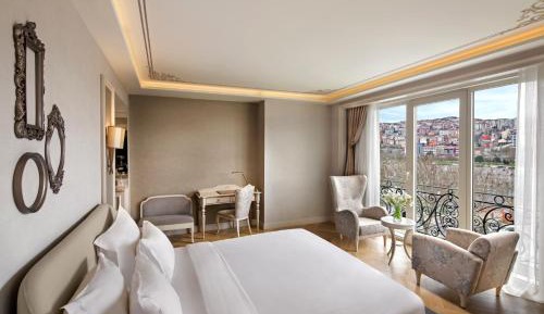 Deluxe Jacuzzi Room