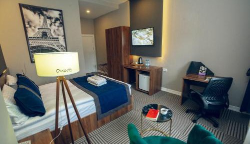 Large Double Room