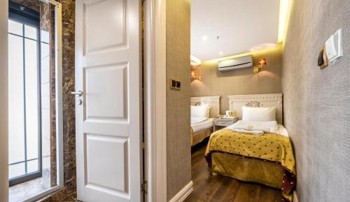 Twin Room with City View