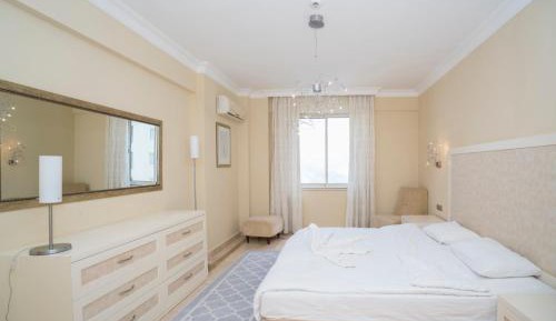Suite with Mountain View