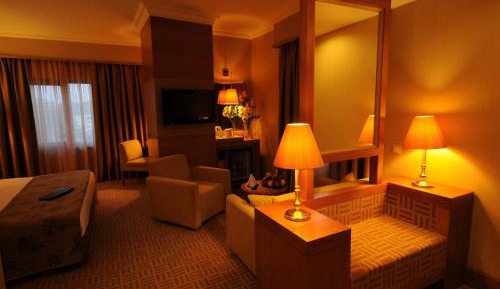 Corner Suite