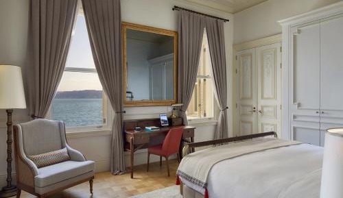 One Bedroom Deluxe Bosphorus Suite