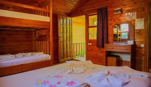 Bungalow (4 Adults)