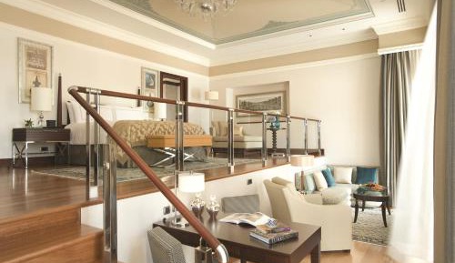 Bosphorus Palace Suite King Bed