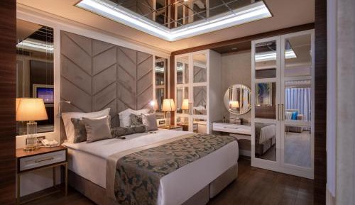 Deluxe King Suite