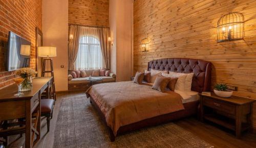 Deluxe King Room