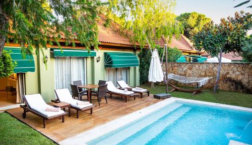 Bali Villa with Private Pool (3 Adults + 2 Children)