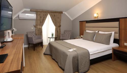Deluxe Double Room with Balcony