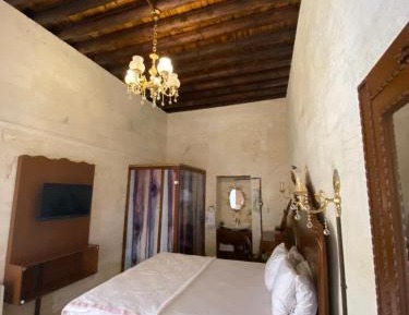 Deluxe Room (2 Adults + 1 Child)
