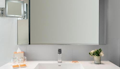 Centro Corner Suite