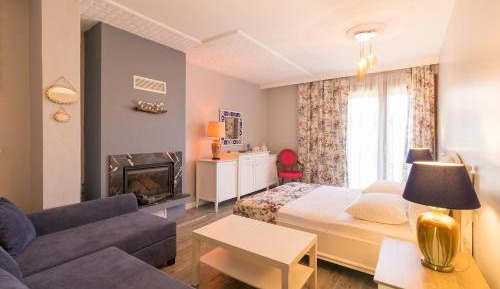 Deluxe Double Room with Extra Bed