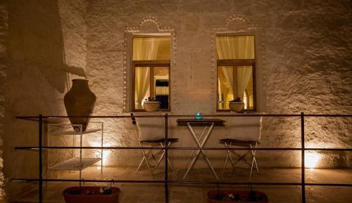 Exclusive Cave Suite 
