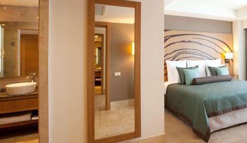 Double Room with Balcony and Sea View