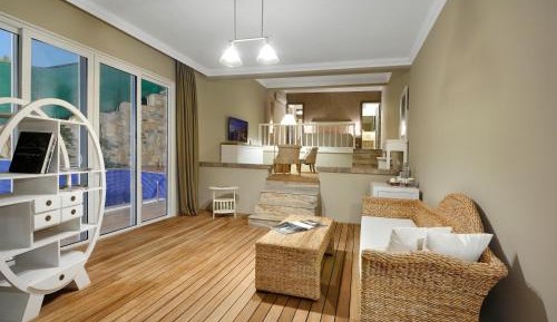 Suite with Private Pool