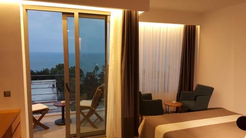 Standard Double Room with Balcony and Sea View