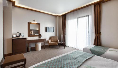 Triple Room with Lake View