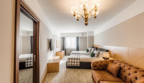 Deluxe Family Suite