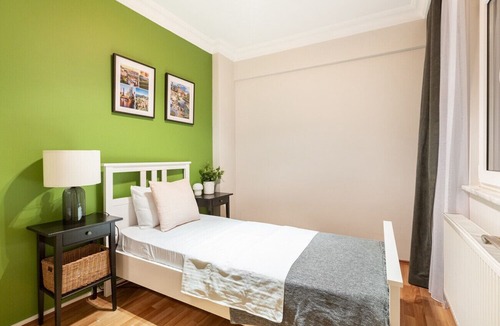 Osmanbey Apartment | Charming Flat 3 min to Citys Nisantasi in Sisli