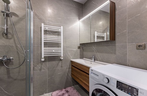 Kadikoy Apartment | Modern Flat with Fantastic City View in Kadikoy