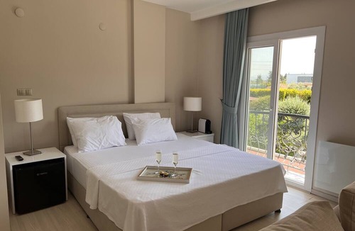 Narlidere Hotel | B.equine Range Hotel