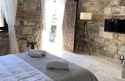 Yenifoca Hotel | Ionia Liberty Stone Hotel