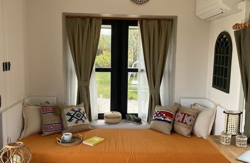 Ula Bed & Breakfast | ALBIZIA BOUTIQUE HOTEL