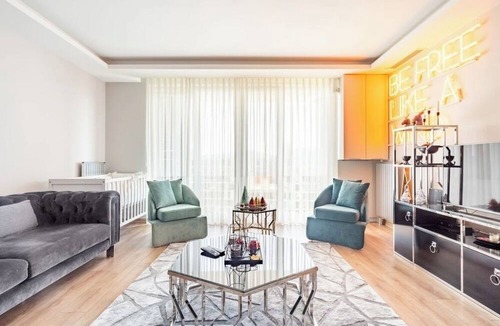 Umraniye Condo | Luxury Apartment w/ Pool, Subway & Shopping Mall