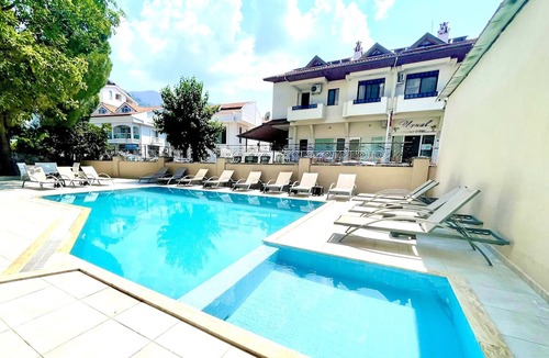 Icmeler City Center Bed & Breakfast | Emilia Hotel